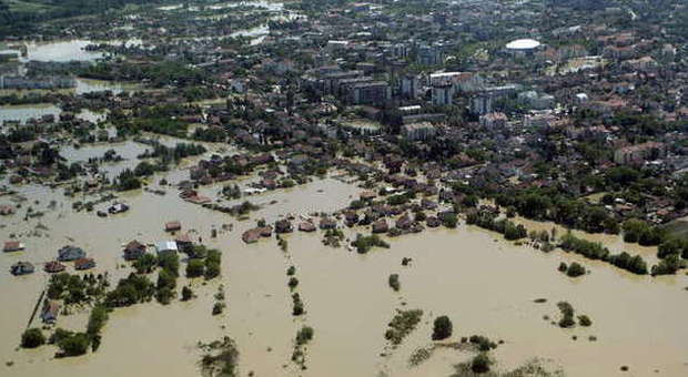 Balcani, dopo l'alluvione emergenza in miglioramento. I morti accertati sono 40