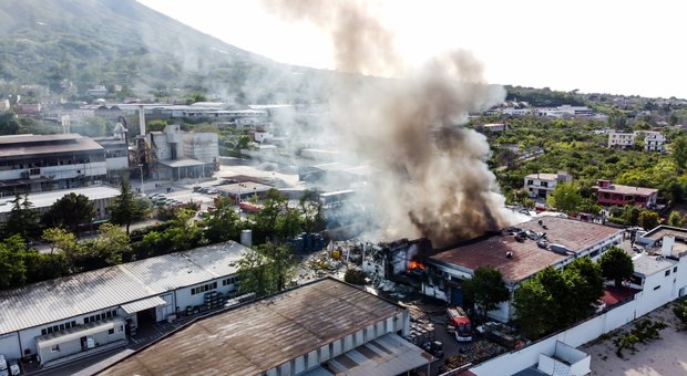 Esplosione ad Ottaviano, l'Arpac: «Nessun aumento di inquinanti nell'aria»