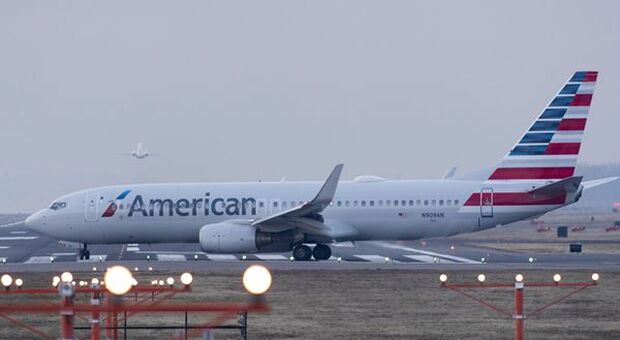 American Airlines, trimestrale sopra le attese grazie a ripresa dei viaggi