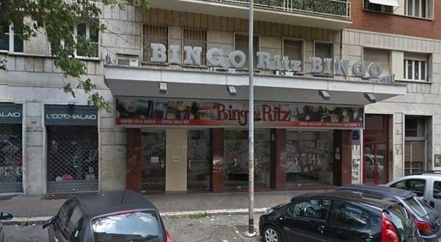 Roma, rapina alla sala Bingo: pistole spianate in pieno giorno