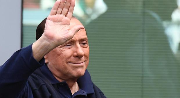 Berlusconi rientra a Roma: vertice su alleanze e primarie