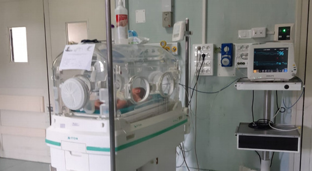 Coronavirus a Napoli, nato neonato da mamma positiva al Covid-19: è negativo al test