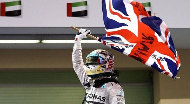 GP Abu Dhabi, Hamilton vince gara e Mondiale, Rosberg tradito dall'auto