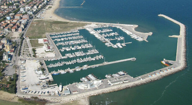 Porto San Giorgio, è scontro aperto sul porto. Lunga diatriba sul pagamento dei canoni, ora decade la concessione