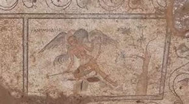 Mosaici romani a sfondo osceno scoperti in un bagno pubblico in Turchia
