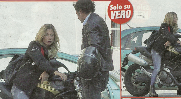 Maddalena Corvaglia ex velina su due ruote, pit stop per i baci con il fidanzato Alessandro Viani