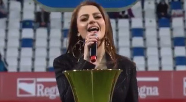 Annalisa, alla Finale di Coppa Italia esegue l'Inno di Mameli a cappella e spiazza tutti