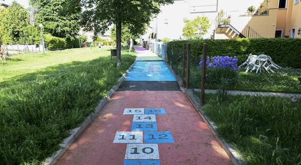 La pista ciclabile dipinta in quartiere San Pio X a Rovigo