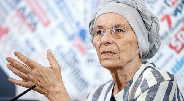 Emma Bonino e la battaglia (vinta) contro la malattia: la scoperta del tumore nel 2015 e la chemioterapia