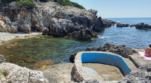Vigilanza privata per non far passare i turisti sulla scogliera: esplode il caso a San Felice Circeo