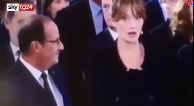 Svelato il mistero, ecco cosa ha detto Hollande a Carla Bruni