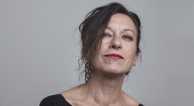 Giuliana Musso in scena a Operaestate e alla Biennale Teatro