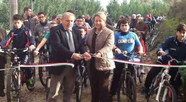 Frosinone, inaugurata la nuova pista ciclabile a Roccasecca: più di 1 km da percorrere nel verde della natura