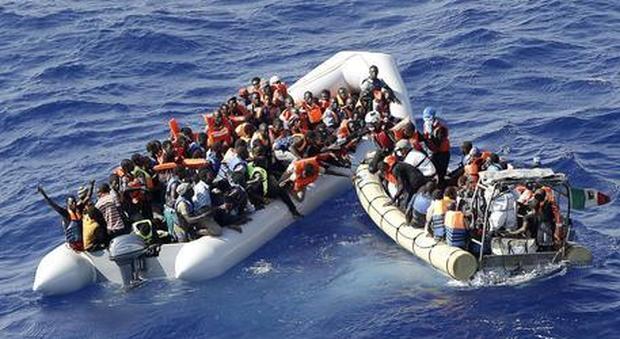 Migranti, strage in mare. I 3 superstiti: «Eravamo in 120, anche 2 bambini»