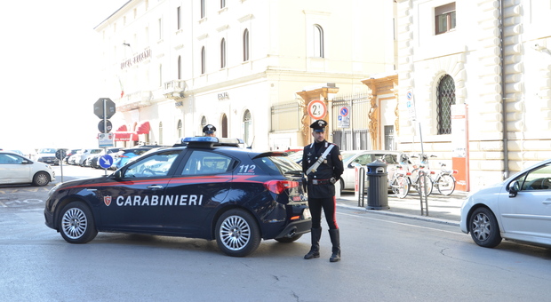 Perugia, raffica di controlli dei carabinieri: scattano sanzioni anti Covid e denunce