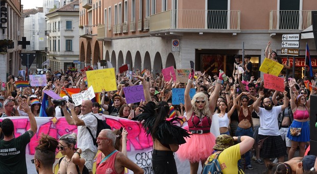 Treviso Pride, carta dei diritti Lgbt. Il sindaco Mario Conte non firma: «Ma sono disponibile ad dialogo»