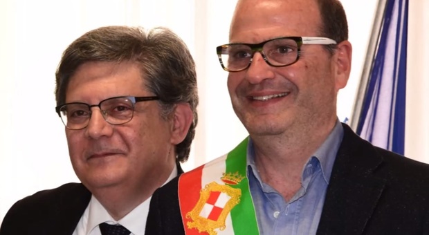 Fabio Ricci (a sinistra) con il sindaco di Gaeta Cosimino Mitrano