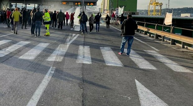No Green pass, appuntamento per bloccare il traffico al Varco 1 del Porto di Trieste: ma si presentano solo in 20