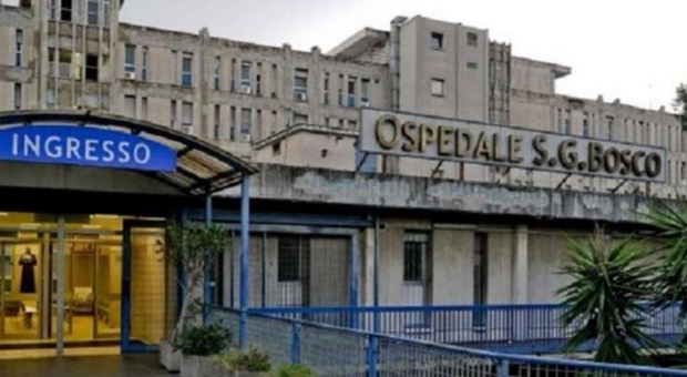 Napoli, ennesima aggressione in corsia: picchiato un infermiere al San Giovanni Bosco