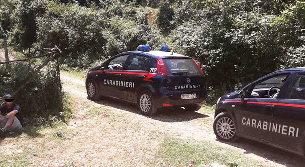Rave party nei boschi di Collepardo, le indagini: giovane mezzo nudo ruba un'auto, ma viene arrestato