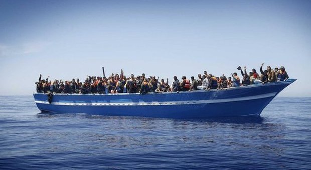 Lampedusa, naufraga barcone con centinaia di migranti: molte vittime