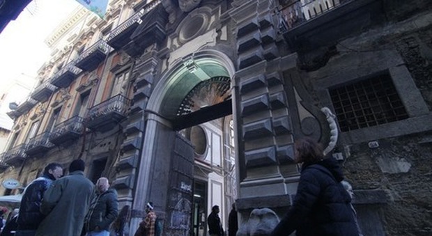 Napoli. Palazzo Maddaloni, torna a splendere il maestoso portale | Fotogallery