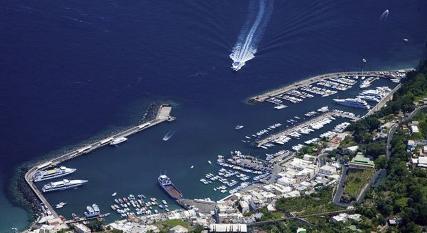 Disagi sul fronte dei collegamenti marittimi tra Capri e Napoli