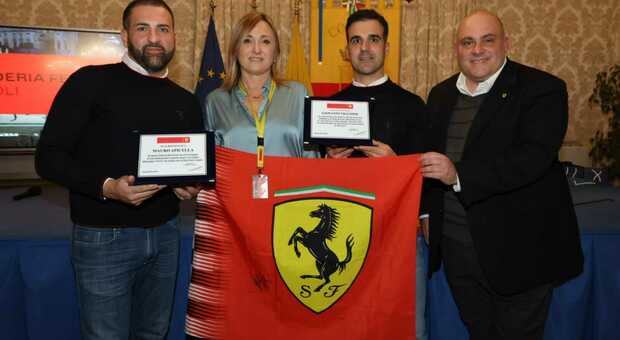 Il Napoli club Ferrari premia Giovanni Viglione
