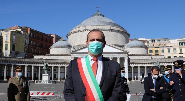 Coronavirus a Napoli. De Magistris si appella ai cittadini: «Situazione grave, evitiamo zona rossa»