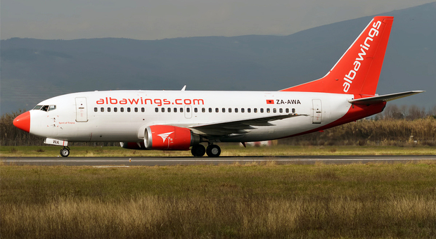 Albawings non riprende i voli tra il Sanzio e Tirana: non si riesce a contattare la compagnia aerea per i rimborsi