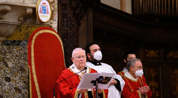 Il cardinale Gualtiero Bassetti durante l'omelia per San Costanzo