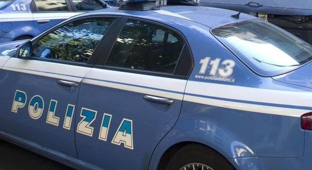 Ancona, evade dagli arresti domiciliari per rapinare supermercato e ferisce un vigilante
