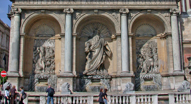 Roma, rinasce la Fonta del Mosè grazie alla maison Fendi. Raggi: «Via ai lavori»