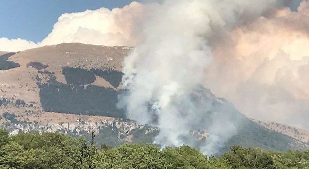 Incendio sul Monte Giano, Casa Pound: "Ripristineremo la scritta dux"
