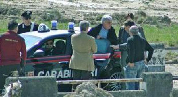 Gianni Lirussi con gli inquirenti a Cesarolo (Photojournalists)