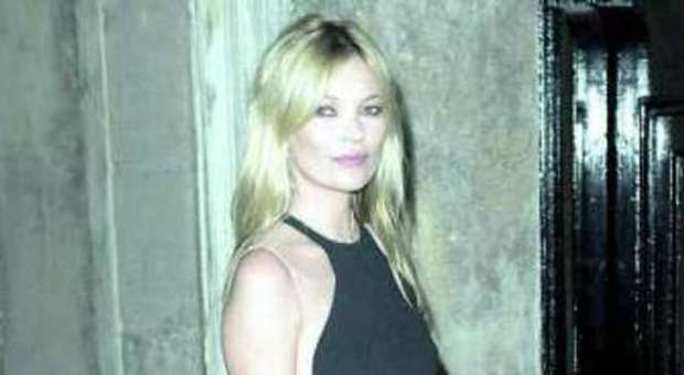 Kate Moss, ciak si gira alla stazione Tiburtina La super top a Roma per uno spot