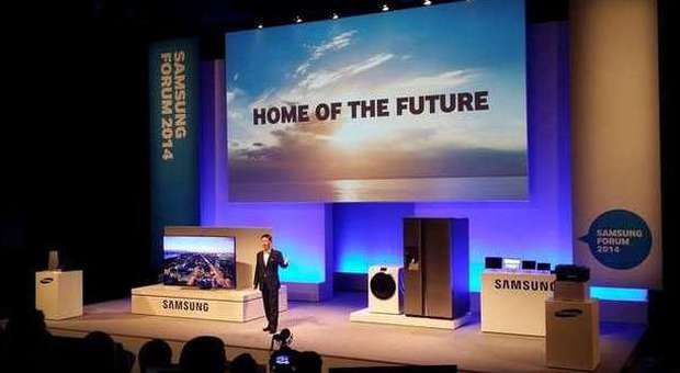 Samsung scommette sulle tv curve. E prepara gli anti-Google glass