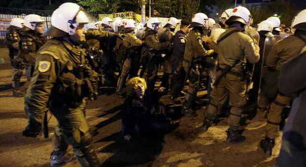 Atene l'ex tv pubblica occupata è stata sgomberata: scontri