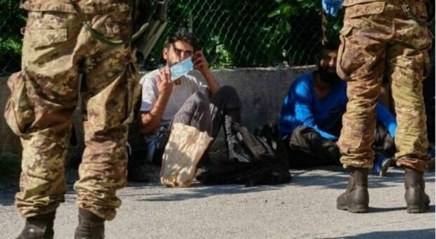 Migranti, Fedriga da Rimini: «Gestione sul territorio solo palliativi. Accordi bilaterali la soluzione»