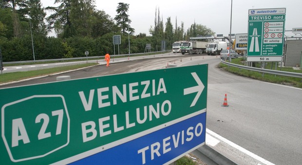 Udine, dipendente di Autostrade dormiva nel turno di notte: licenziato