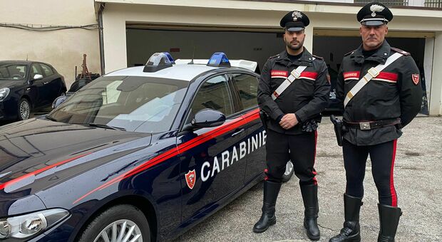 Tenta il suicidio, la salvano i carabinieri, Celli e Di Felice: «Abbiamo cercato di avere la sua fiducia»