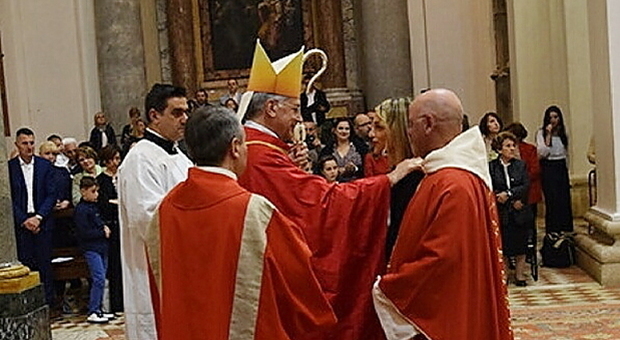 «Troppi peccatori sull'altare», al bando i padrini di Cresima nella diocesi di Spoleto e Norcia