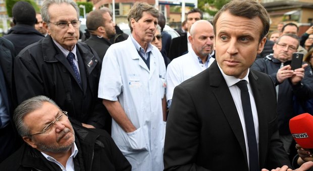 Francia, Hollande a Macron: con Le Pen non hai già vinto