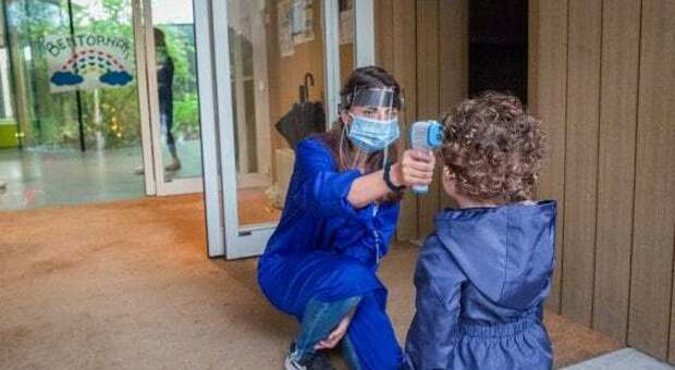 Covid a scuola, 18 bimbi contagiati a Pomigliano: «Allarme scattato tardi»