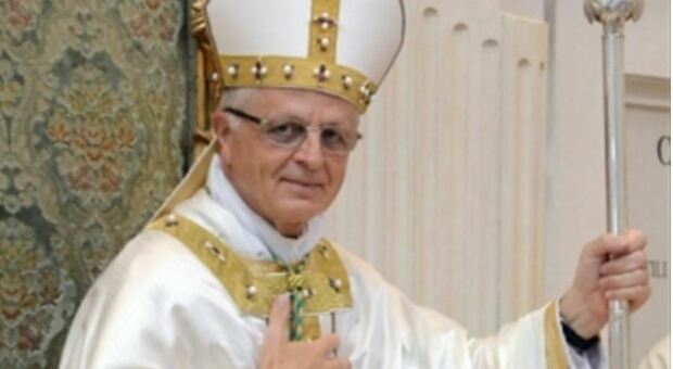 Unico vescovo per Pesaro e Urbino, polemica politica: «Decisione del Papa dal 2013, Gambini non ha fatto nulla»