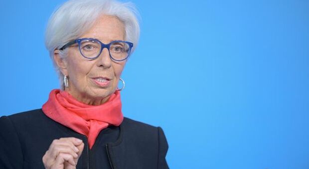 BCE, Lagarde: inflazione alta ancora per molto