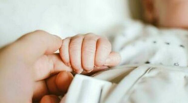 Il Comune rinnova il bonus bebè: 300 euro per ogni bimbo nato o adottato