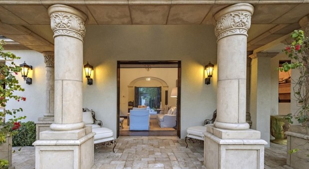 immagine Stallone tenta di vendere la sua super-villa di La Quinta