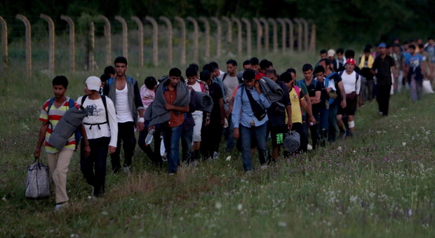 Migranti lungo il confine