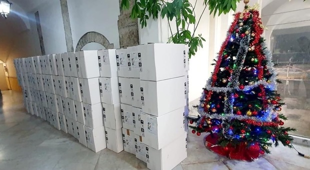 Confesercenti Campania ha consegnato 250 «bauletti della solidarietà» per le famiglie più povere